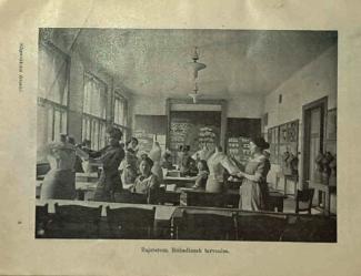 Nőipariskola Értesítője 1911/12 